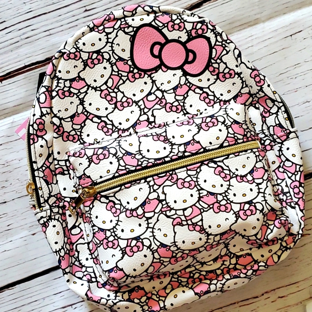 🆕️ CUTE SANRIO PINK HELLO KITTY MINI BACKPACK 💕